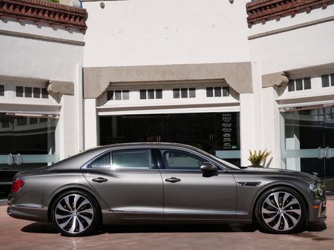 New 2026 Bentley Flying Spur image 5