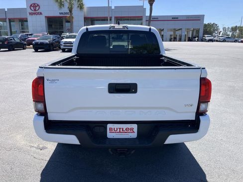 Certified 2022 Toyota Tacoma SR5 w/ Technology Package RWD image 4