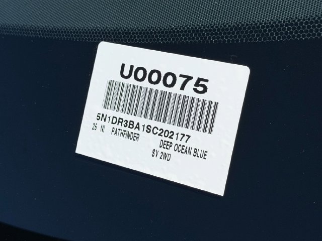 Used 2025 Nissan Pathfinder SV FWD image 14