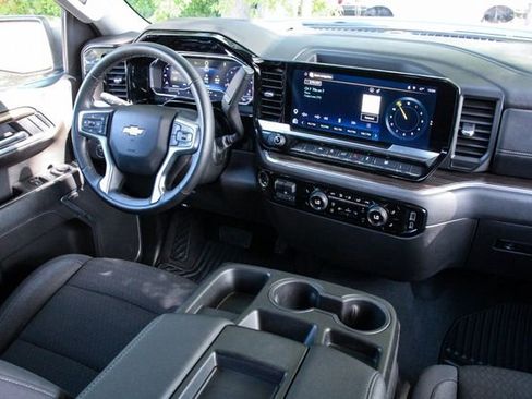 Used 2025 Chevrolet Silverado 1500 LT image 29