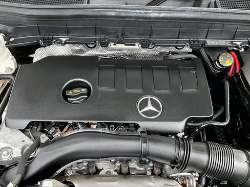 Used 2022 Mercedes-Benz GLB 250 4MATIC image 32