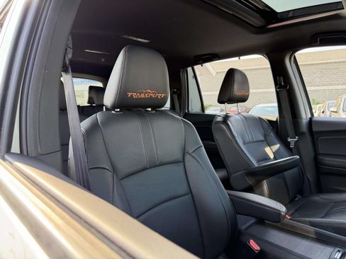 Used 2022 Honda Pilot TrailSport image 11