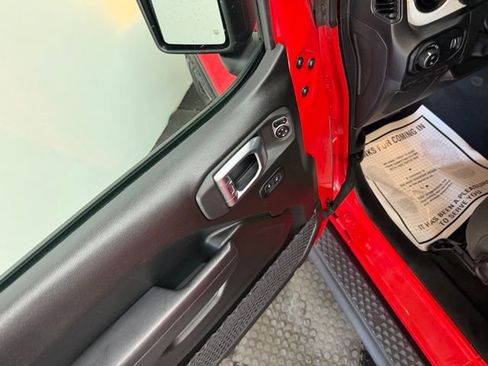 Used 2024 Jeep Gladiator Sport image 24