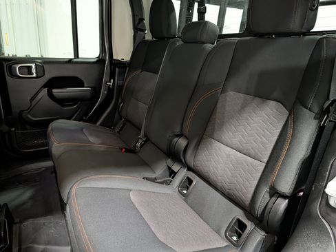 Used 2022 Jeep Gladiator Mojave w/ Cold Weather Group image 18