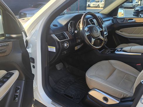 Used 2013 Mercedes-Benz GL 450 4MATIC w/ Premium 2 Pkg image 24