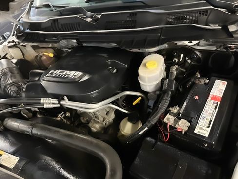 Used 2016 RAM 2500 SLT image 30