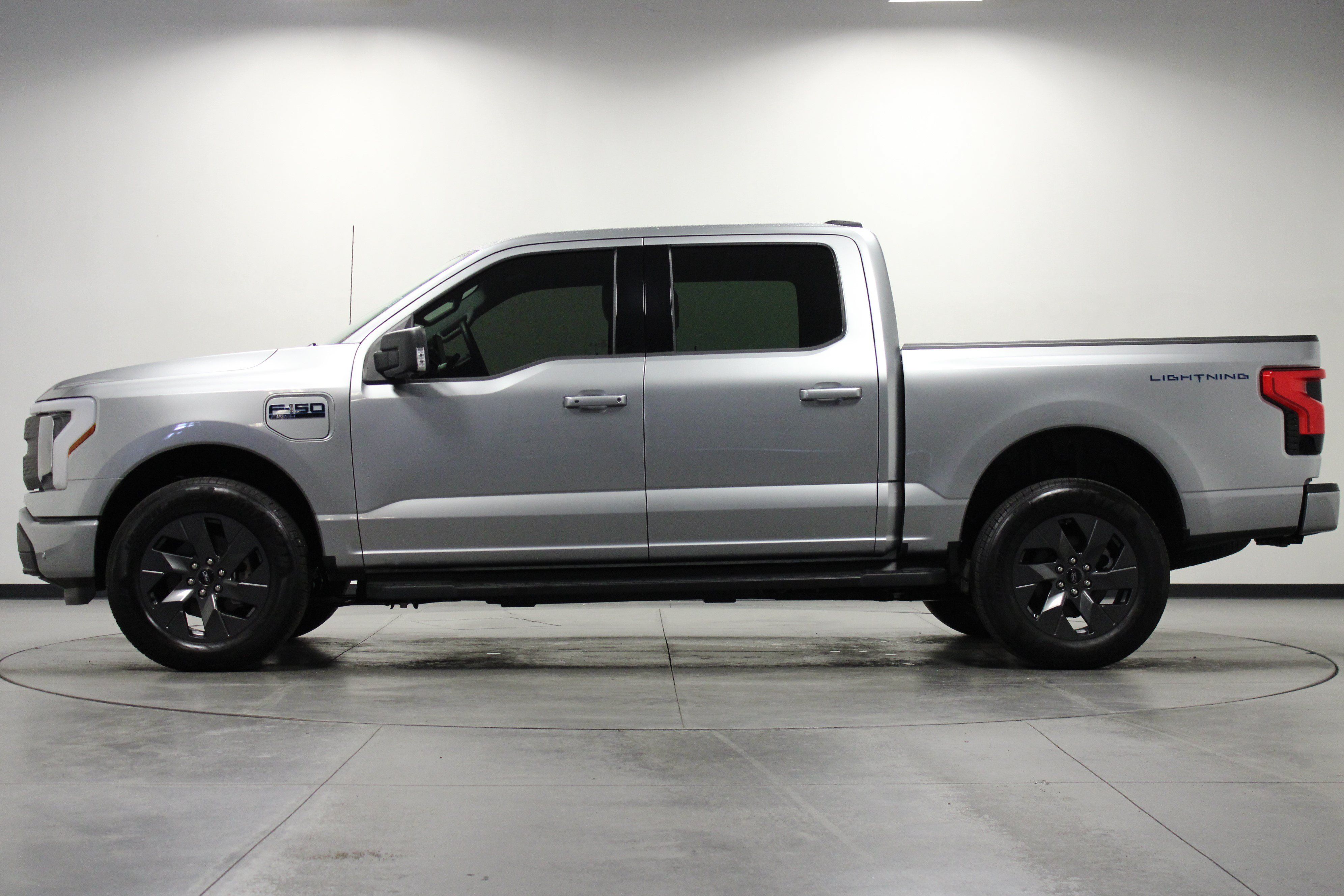 Used 2025 Ford F150 Lightning Flash AWD/4WD image 7