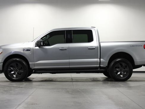 Used 2025 Ford F150 Lightning Flash AWD/4WD image 7