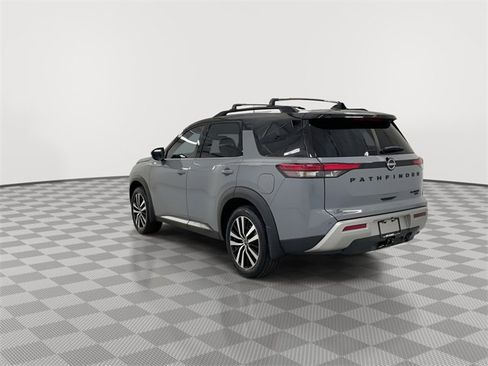 Used 2024 Nissan Pathfinder Platinum w/ Black Appearance Package image 7