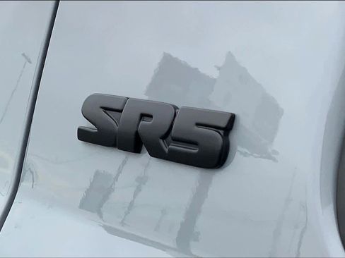 Used 2020 Toyota Tundra SR5 w/ SR5 Leather Package image 10