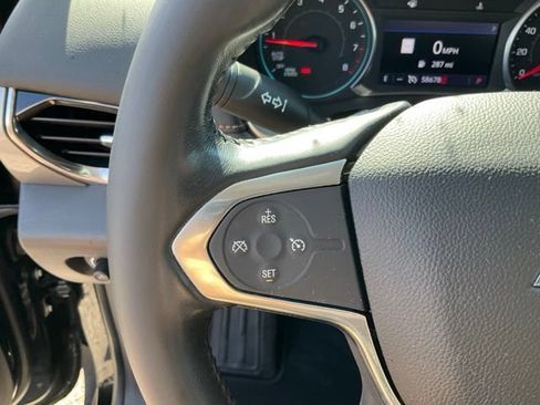 Used 2020 Chevrolet Traverse LT w/ LT Premium Package FWD image 12