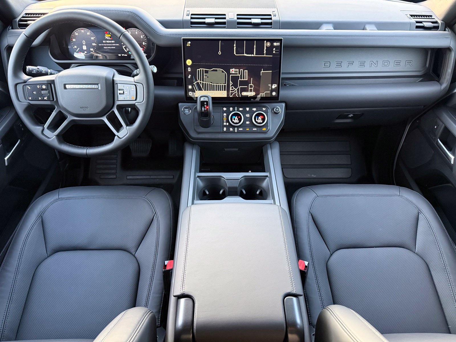 New 2026 Land Rover Defender 110 X-Dynamic SE AWD/4WD image 21