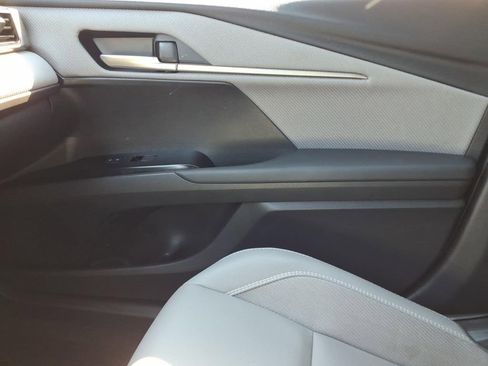 Used 2025 Toyota Camry SE image 26