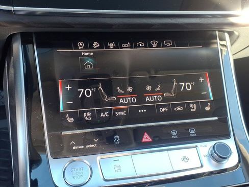 Used 2019 Audi Q8 Prestige w/ Luxury Package image 23