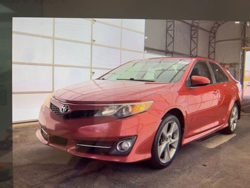Used 2012 Toyota Camry SE FWD image 16