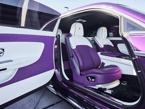 Used 2024 Rolls-Royce Spectre w/ Spectre Launch Package image 15