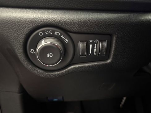 New 2026 Chrysler Pacifica Select image 19