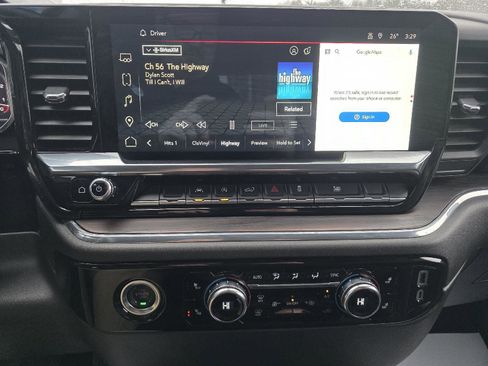 Used 2024 GMC Sierra 1500 SLT image 16