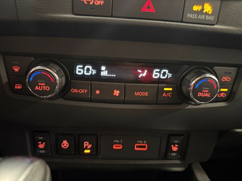 Used 2024 Nissan Frontier SL w/ Technology Package RWD image 19