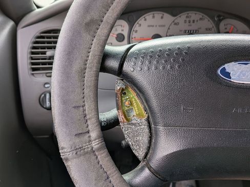 Used 2003 Ford Ranger XL image 18