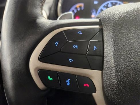 Used 2017 Jeep Grand Cherokee Overland image 7
