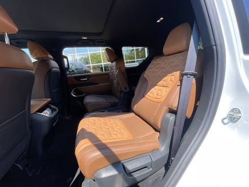 Certified 2025 Nissan Armada Platinum Reserve AWD/4WD image 17