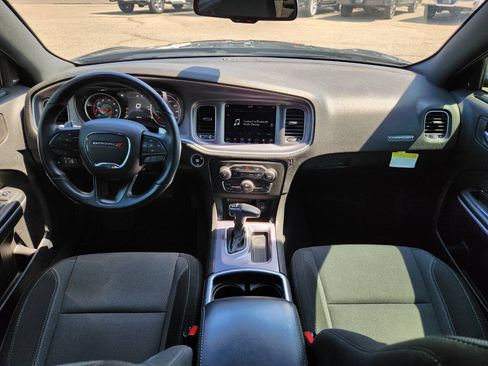 Used 2019 Dodge Charger SXT AWD/4WD image 3