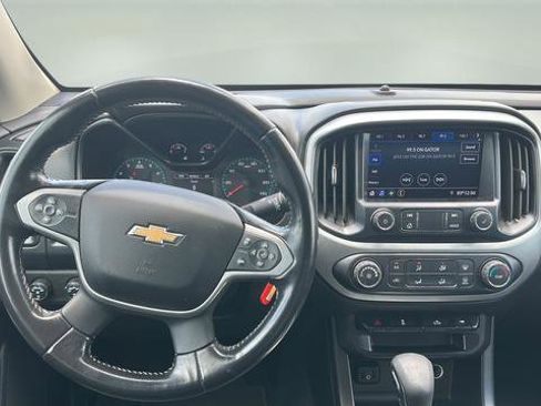 Used 2022 Chevrolet Colorado LT w/ LT Convenience Package AWD/4WD image 16