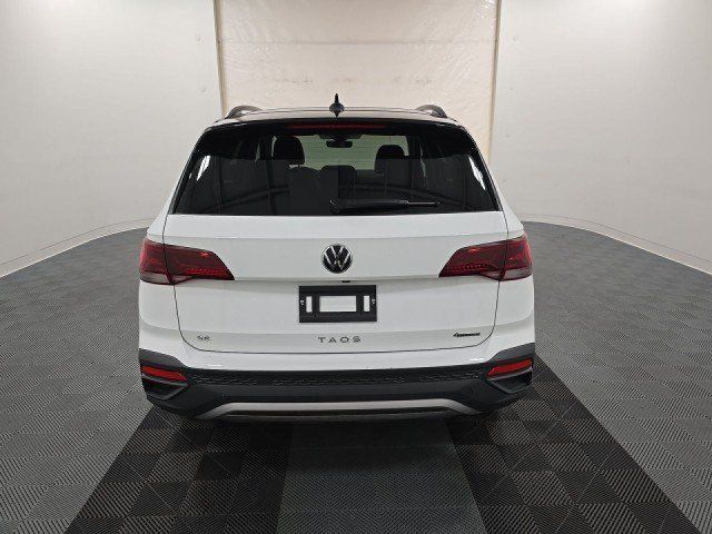 Used 2024 Volkswagen Taos SE AWD/4WD image 5