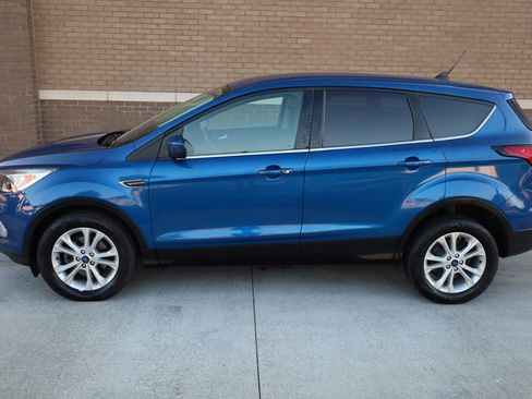 Used 2019 Ford Escape SE image 3