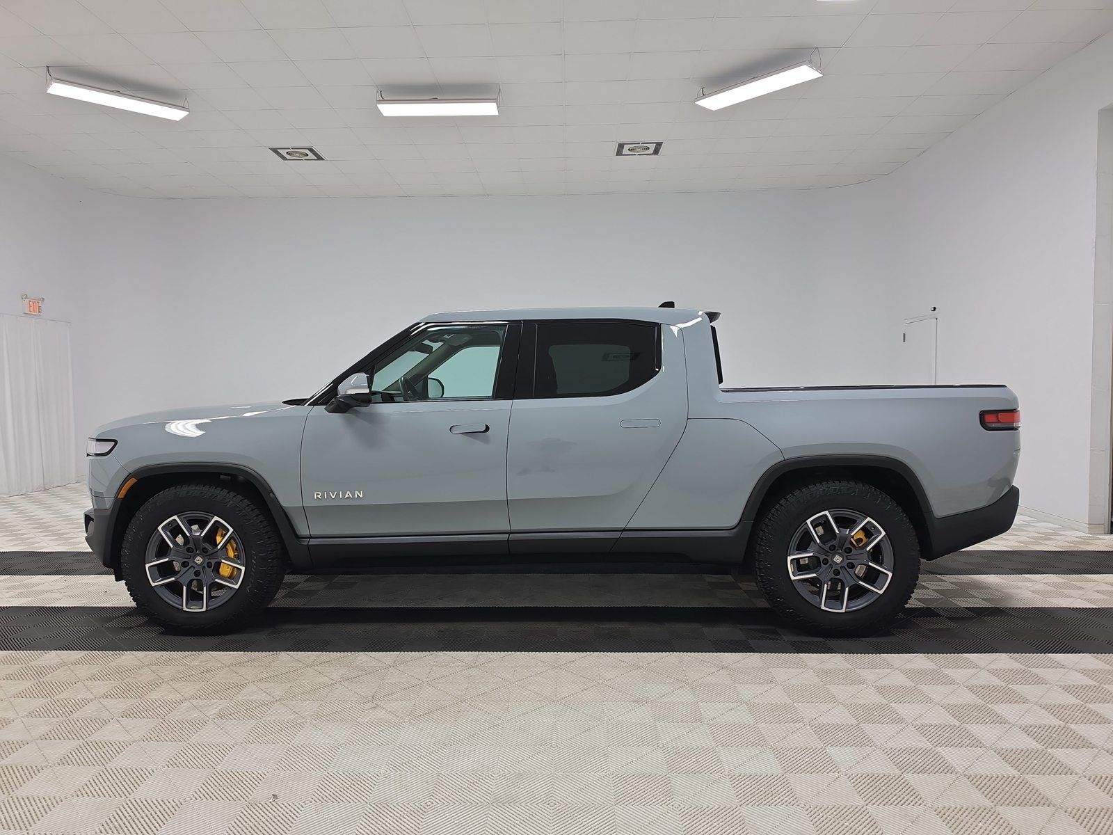 Used 2023 Rivian R1T Adventure Quad AWD/4WD image 2