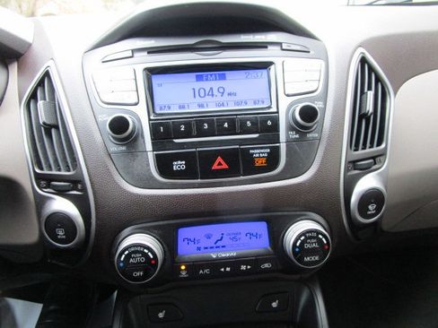 Used 2012 Hyundai Tucson Limited image 15