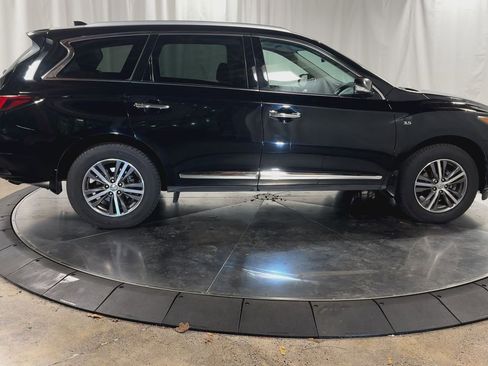 Used 2019 INFINITI QX60 Luxe w/ Essential Package image 9
