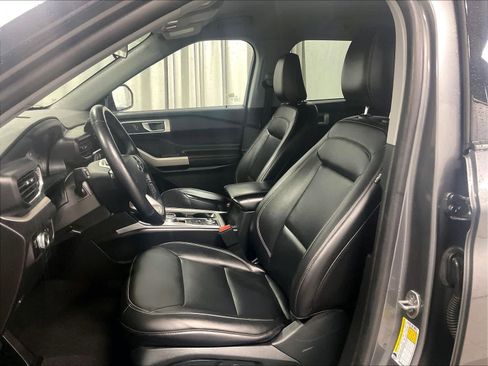 Used 2023 Ford Explorer XLT w/ Equipment Group 202A image 10