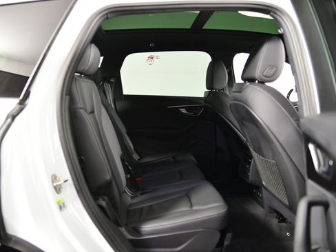 Used 2025 Audi Q7 2.0T Premium w/ Convenience Package image 19