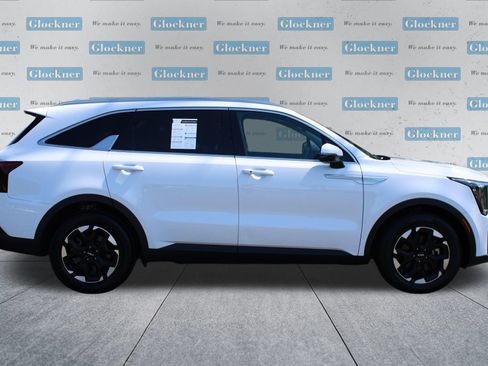 Used 2025 Kia Sorento S w/ Panoramic Sunroof Package FWD image 4