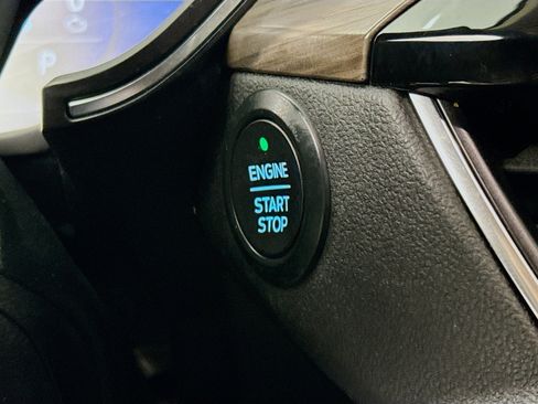 Used 2020 Ford Escape Titanium image 20