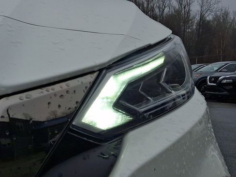 Used 2020 Nissan Altima 2.5 SR w/ Premium Package image 9