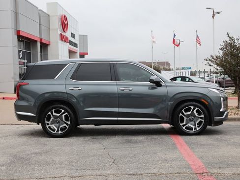 Used 2024 Hyundai Palisade Limited image 5