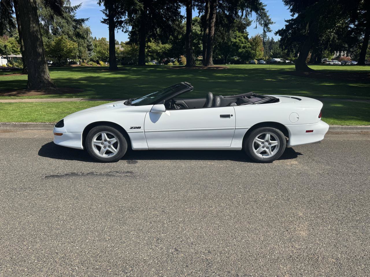 Used 1997 Chevrolet Camaro Z28 w/ Preferred Equipment Group 2 RWD image 4