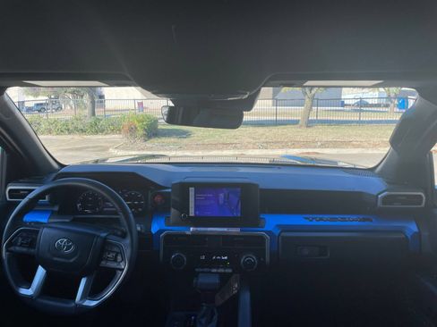 Used 2025 Toyota Tacoma TRD Off-Road AWD/4WD image 33