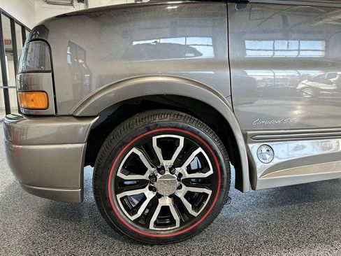 Used 2024 GMC Savana 2500 w/ Driver Convenience Package image 18