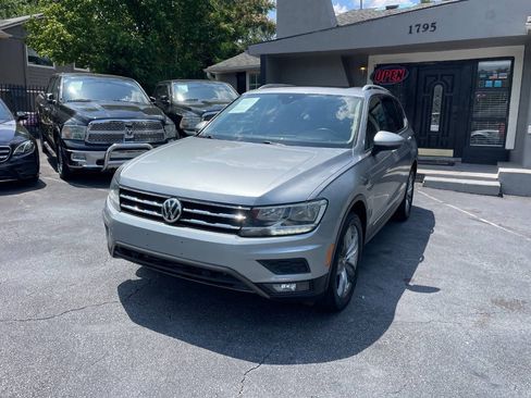 Used 2020 Volkswagen Tiguan SEL w/ 3rd Row Seat Package AWD/4WD image 2