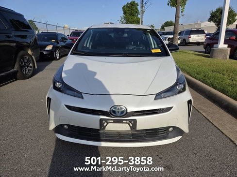 Used 2021 Toyota Prius FWD image 2