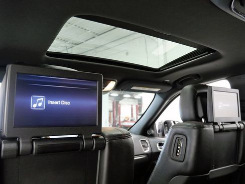 Used 2018 Dodge Durango R/T w/ Technology Group RWD image 22