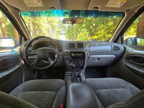 Used 2002 Chevrolet TrailBlazer LS w/ Preferred Equipment Group image 17