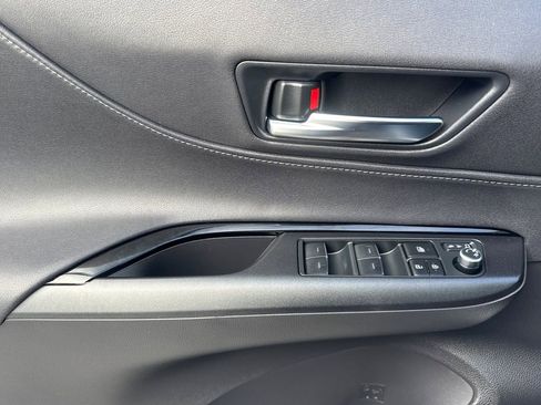 Certified 2024 Toyota Venza LE image 10