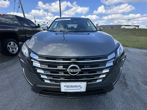 Used 2025 Nissan Rogue SV image 25