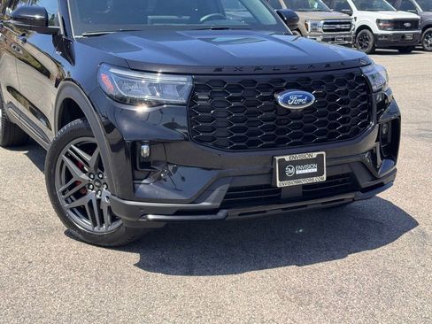 Certified 2025 Ford Explorer ST-Line w/ ST-Line Street Pack AWD/4WD image 3