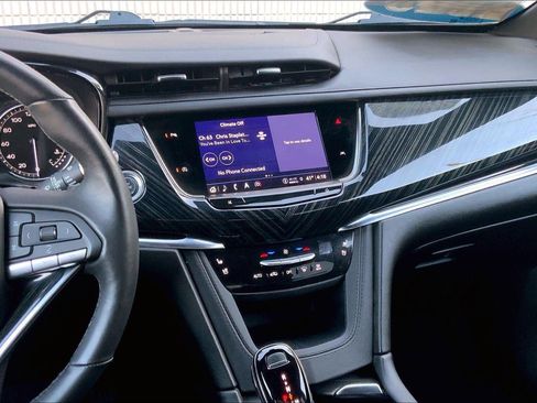 Certified 2025 Cadillac XT6 Premium Luxury image 6